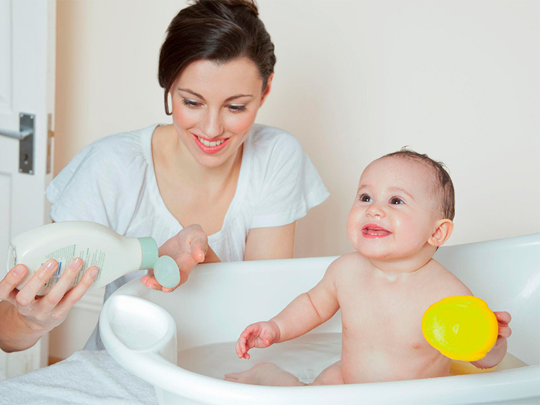 El baño del bebé es muy importante para su salud