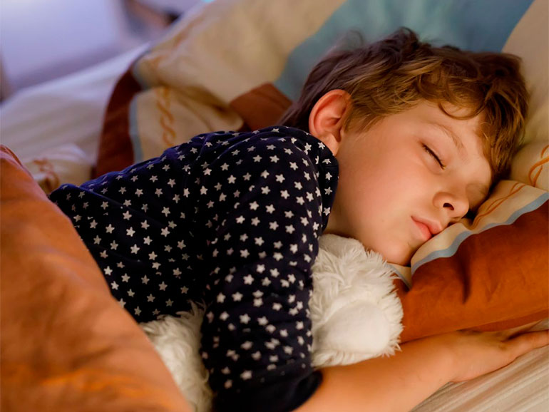 El dormir es fundamental para los niños